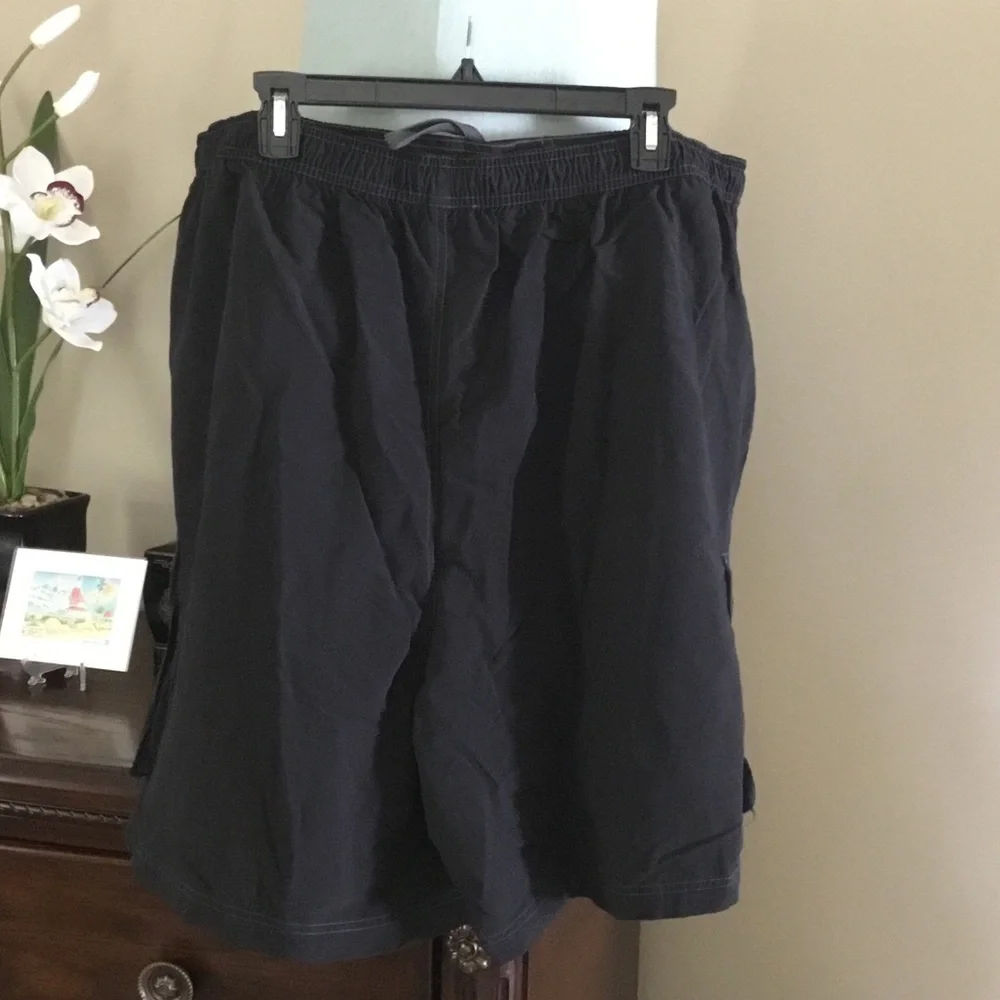 Roundtree & Yorke-NWOT-Black Cargo Swim Shorts with Drawstring